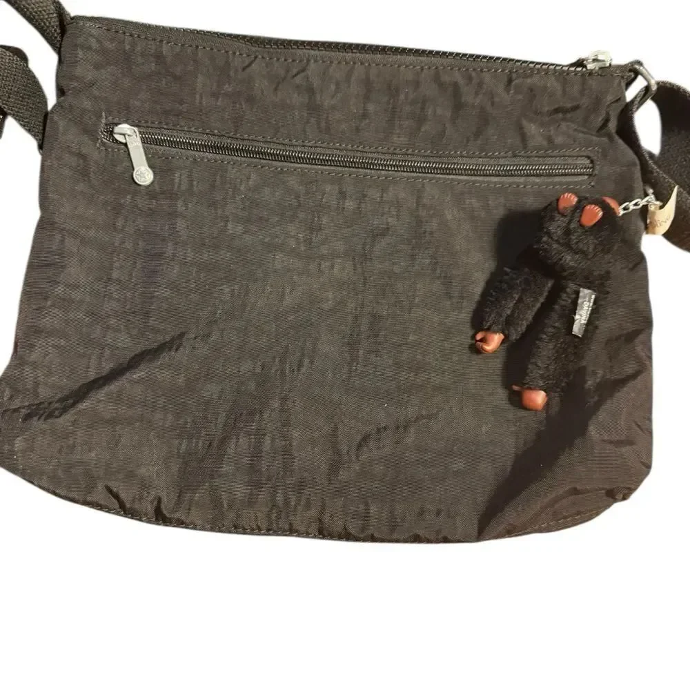 Kipling black messenger